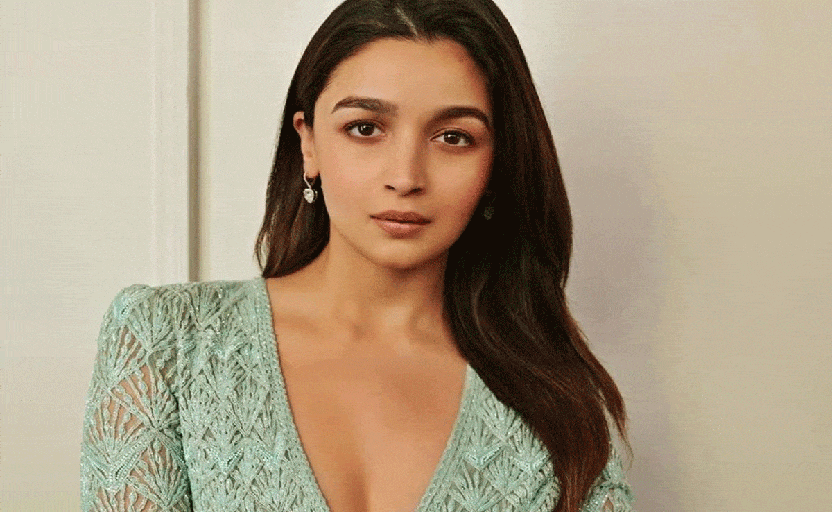 Air India Plane Crash: From Alia Bhatt to Thalapathy Vijay, celebs reacted to the plane crash
