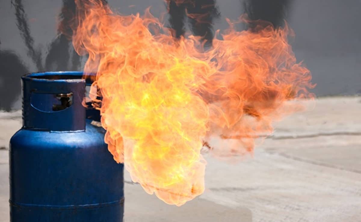 Two minors died due to CNG cylinder explosion in Delhi