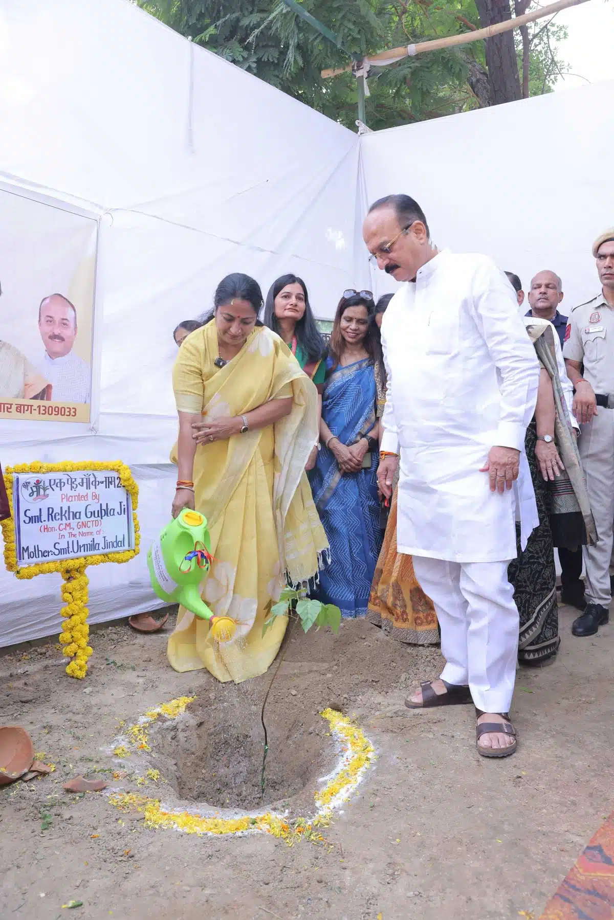 Delhi CM Rekha Gupta held a public hearing