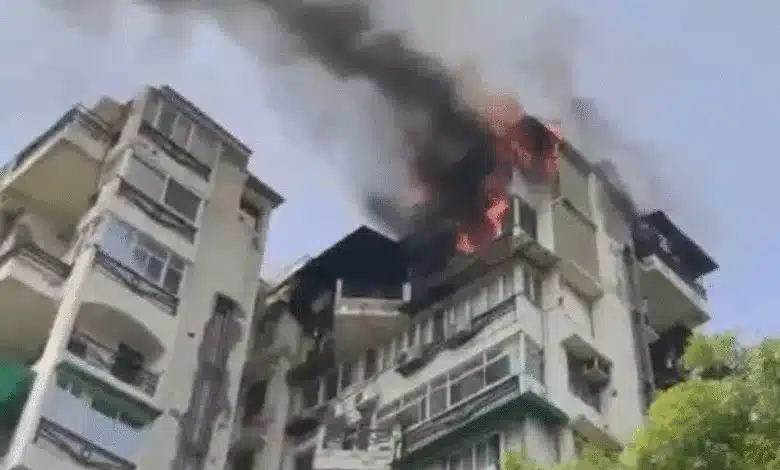 Delhi: Father and two children died after jumping from a fire-hit building in Dwarka Sector-13