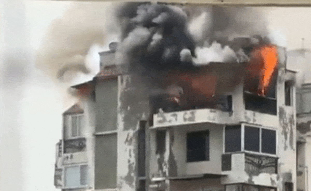 Delhi: Father and two children died after jumping from a fire-hit building in Dwarka Sector-13