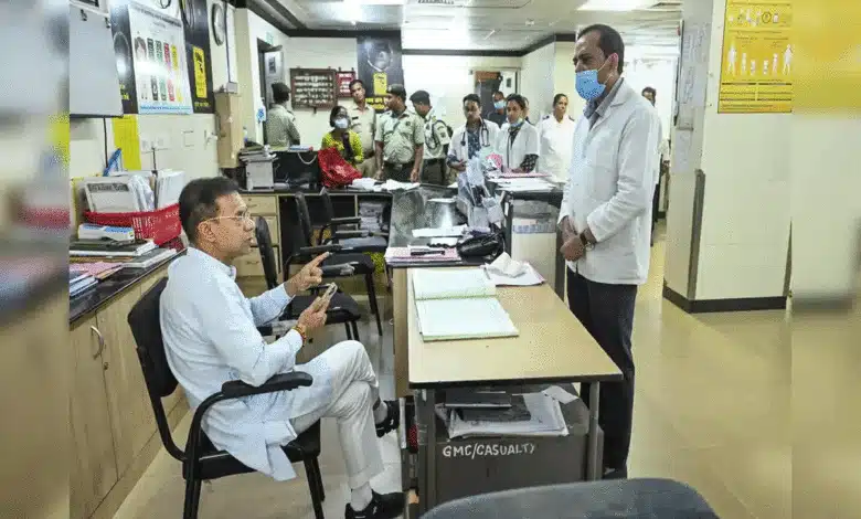 After CM's intervention, Goa Medical College doctors withdraw agitation against Vishwajit Rane