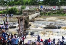 Maharashtra: A bridge over the Indrayani river in Pune collapsed, many people missing