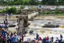 Maharashtra: A bridge over the Indrayani river in Pune collapsed, many people missing