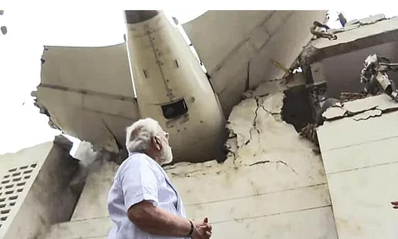 PM Modi visited the spot in Ahmedabad, 241 people died in the accident
