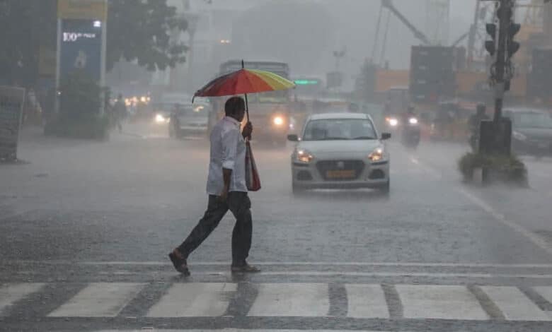 Red alert for heavy rain issued in 12 districts of Bihar today, know full details