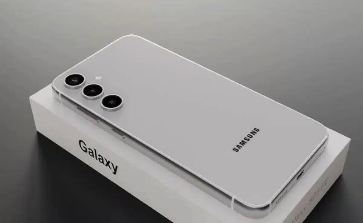 Samsung Galaxy M36 and F36 spotted on Google Play Console, hints of launch strong