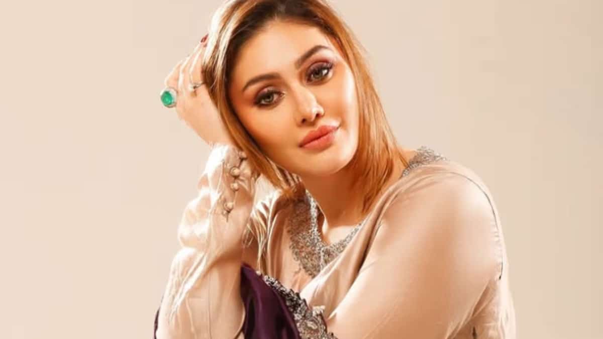 Shefali Jariwala's last rites were performed at Oshiwara crematorium in Mumbai