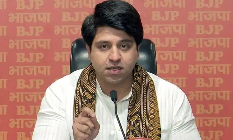 Poonawala attacked Congress on the incident of gang rape in Belgaum