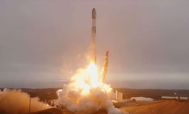 SpaceX expands internet network with 26 Starlink satellites