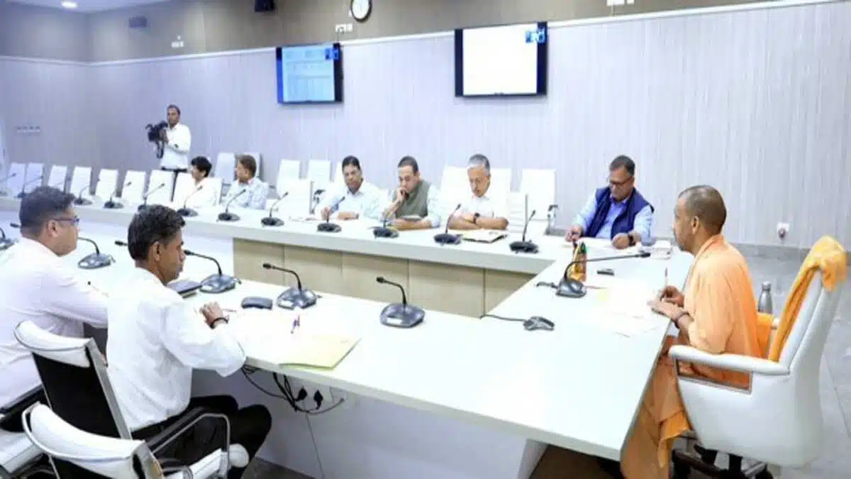 Yogi Adityanath reviews state tax department