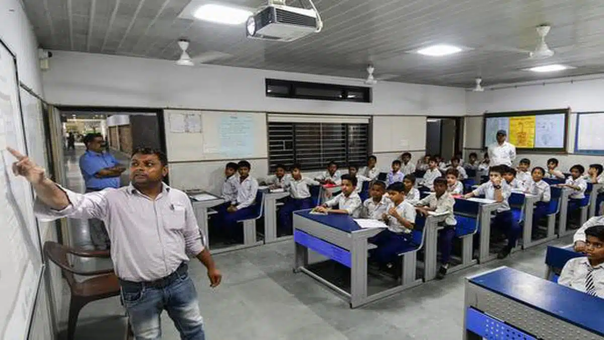 CM Rekha Gupta expressed concern over the plight of government schools, said – there is a dire need for improvement