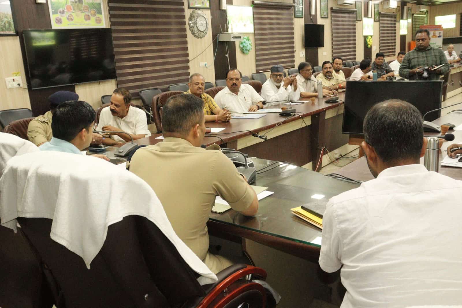 Administration is serious about the problems of traders in Sambhal: Udyog Bandhu meeting held