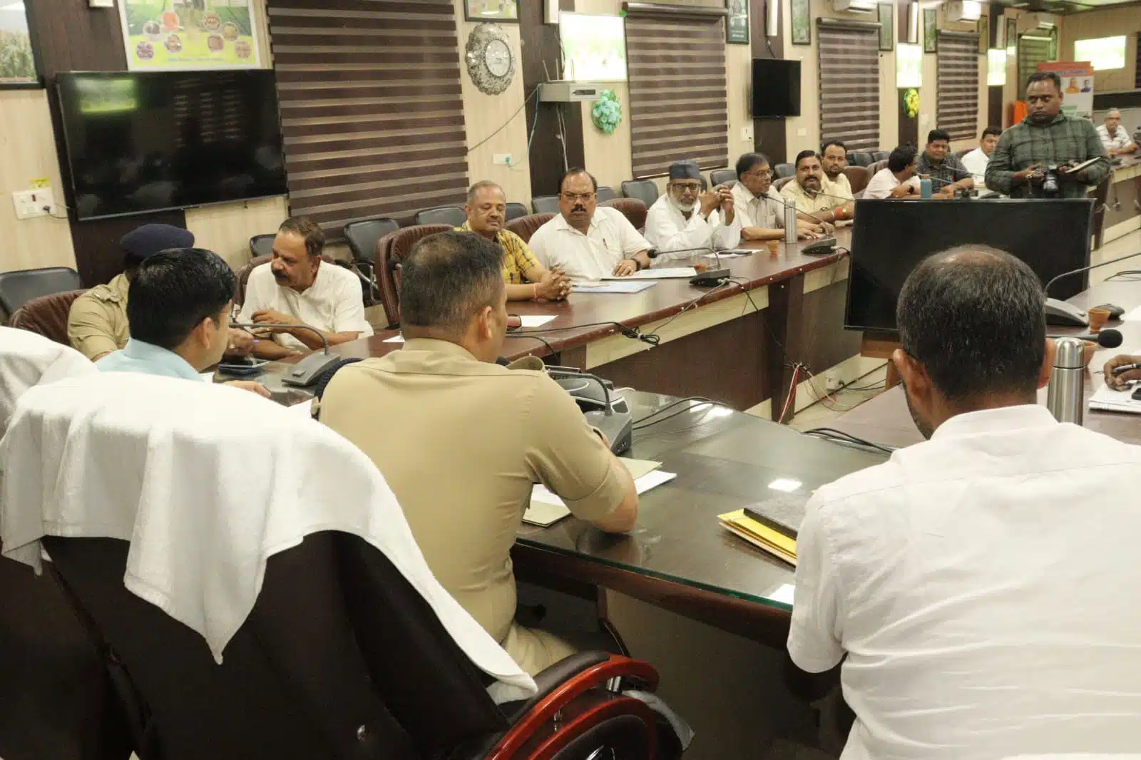 Administration is serious about the problems of traders in Sambhal: Udyog Bandhu meeting held