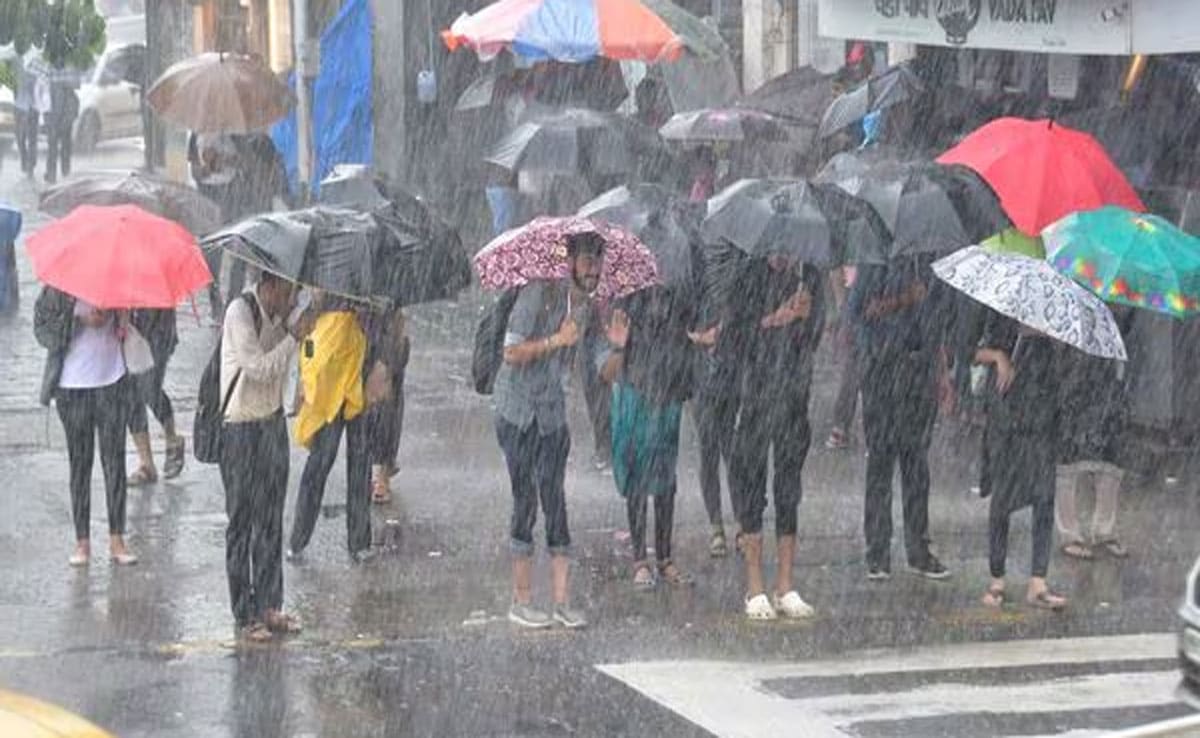 Flood wreaks havoc in Northeast, Orange alert for storm in 14 districts of UP