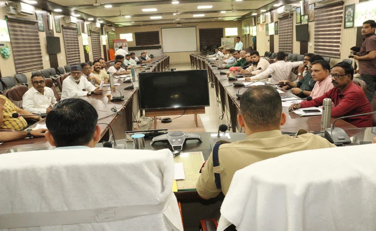 Administration is serious about the problems of traders in Sambhal: Udyog Bandhu meeting held