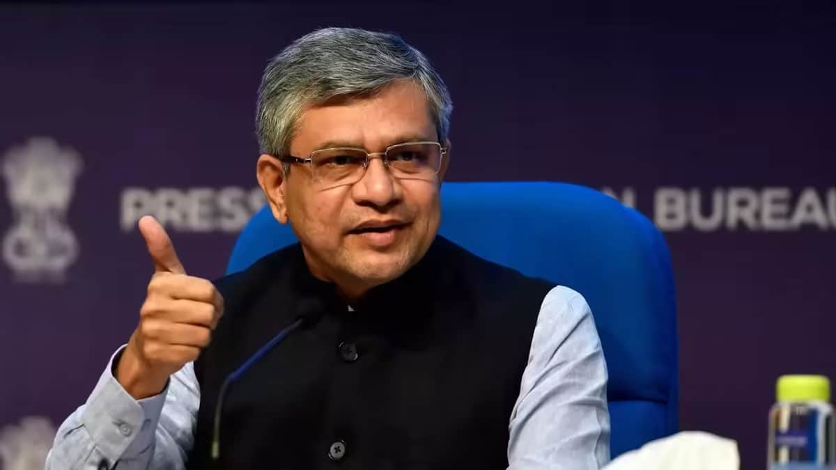 PM Modi congratulated Union Minister Ashwini Vaishnav on his birthday