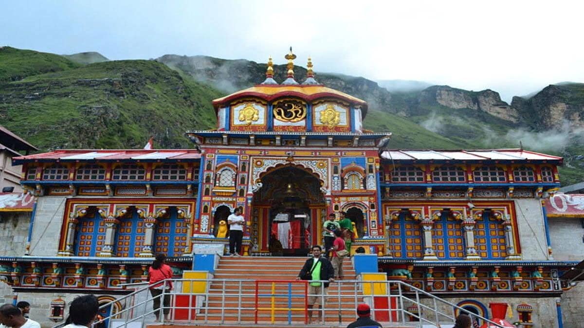 Chardham Yatra temporarily stopped in Uttarakhand