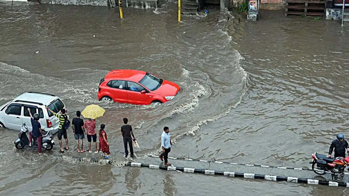 Yellow alert issued due to rain in Delhi | See weather updates of Rajasthan, Himachal, UP here