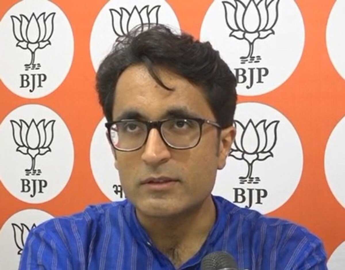 INDI alliance silent on Maulvi's comment against Dimple Yadav