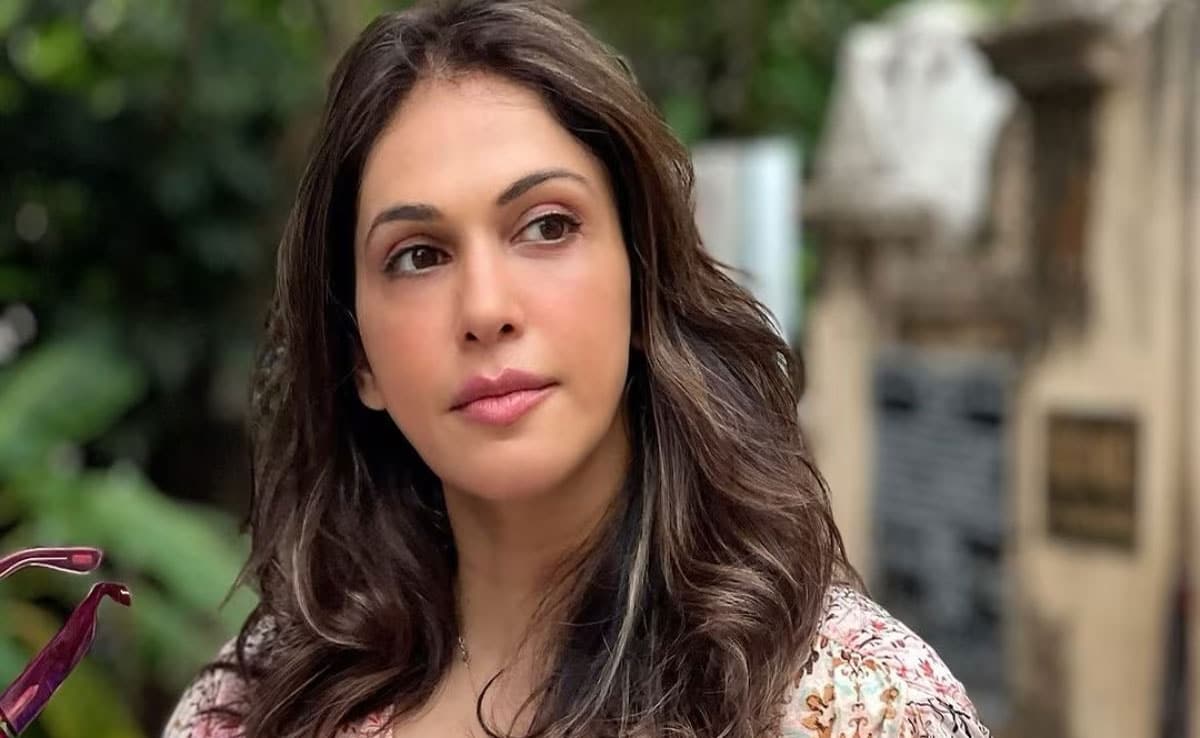 Isha Koppikar revealed: Nagarjuna slapped her 14 times