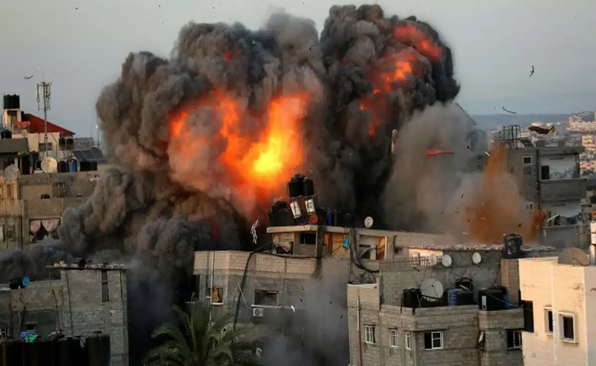 Israeli attacks continue in Gaza, 30 killed; children also lost their lives