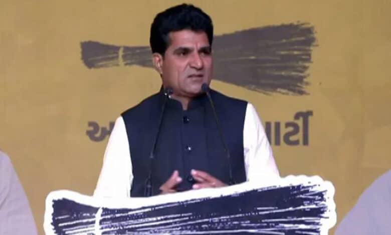 Isudan Gadhvi attacks Vadodara bridge accident, demands resignation from Chief Minister