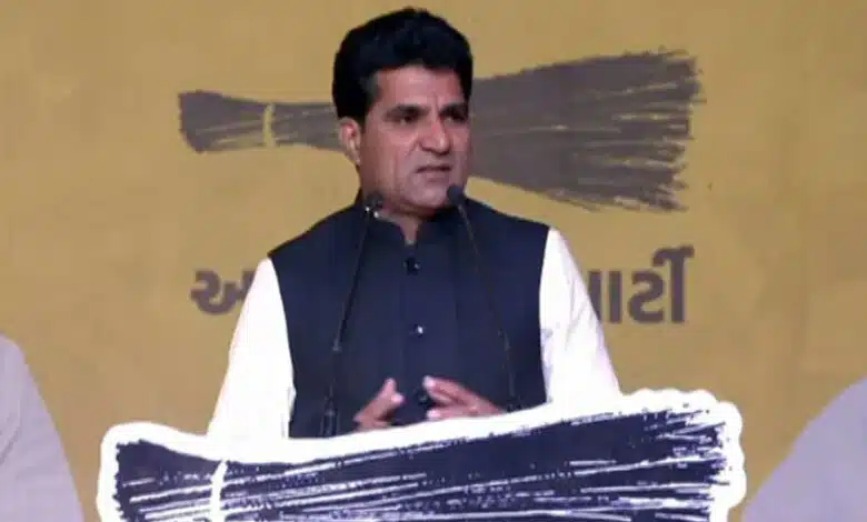 Isudan Gadhvi attacks Vadodara bridge accident, demands resignation from Chief Minister