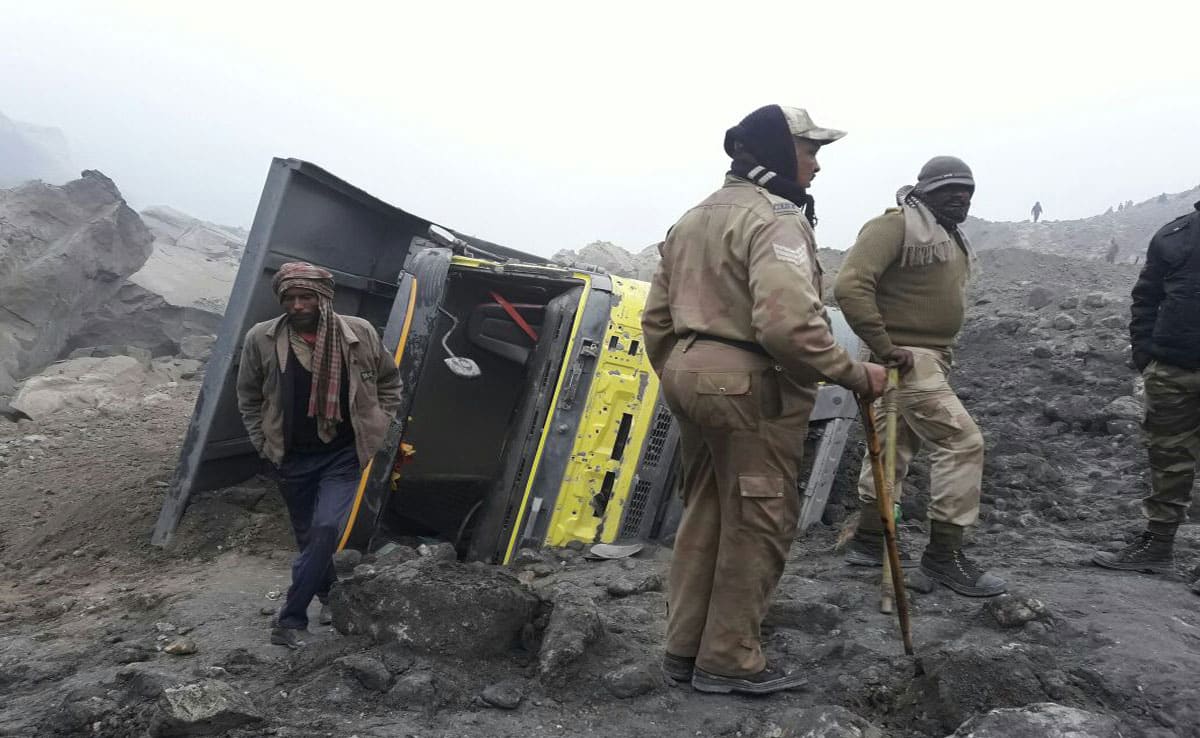 One person died due to Jharkhand coal mine collapse, many people feared trapped