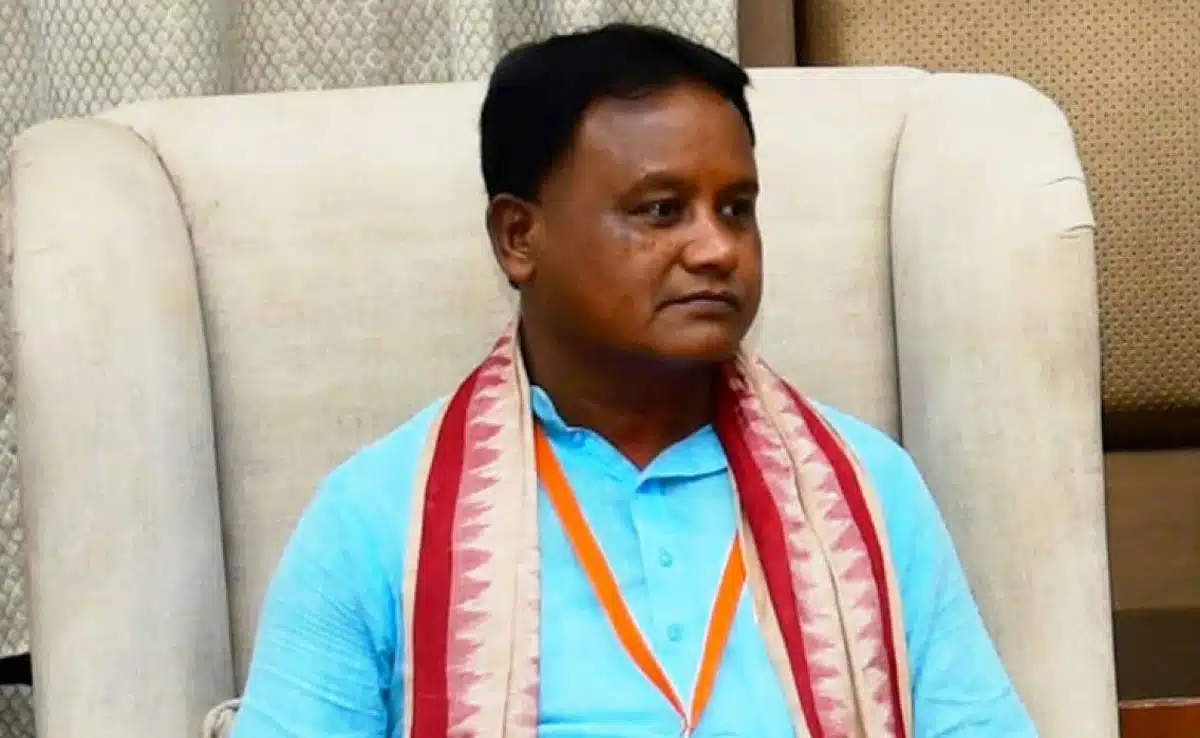 Odisha: The minor girl who was burnt by miscreants will be airlifted to Delhi AIIMS today