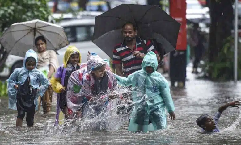 Due to heavy rains in Kerala, rivers are in spate, dams are opened, flood warning issued in many districts