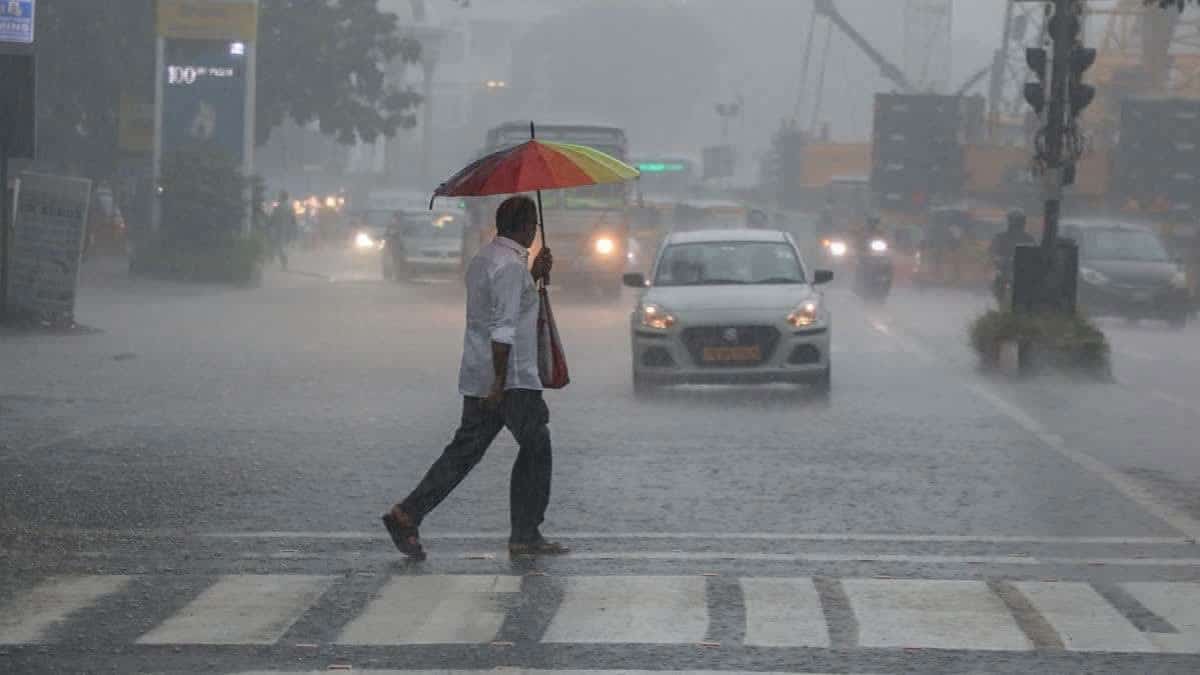 Heavy rain warning in MP, Orange alert issued for 10 districts