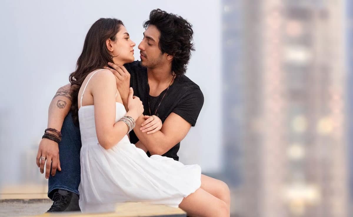 Saiyaara Box Office Day 10: Ahaan Pandey's film earns Rs 30 crore on second Sunday