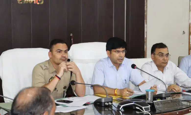 Sambhal: Dialogue with traders under the chairmanship of District Magistrate and Superintendent of Police