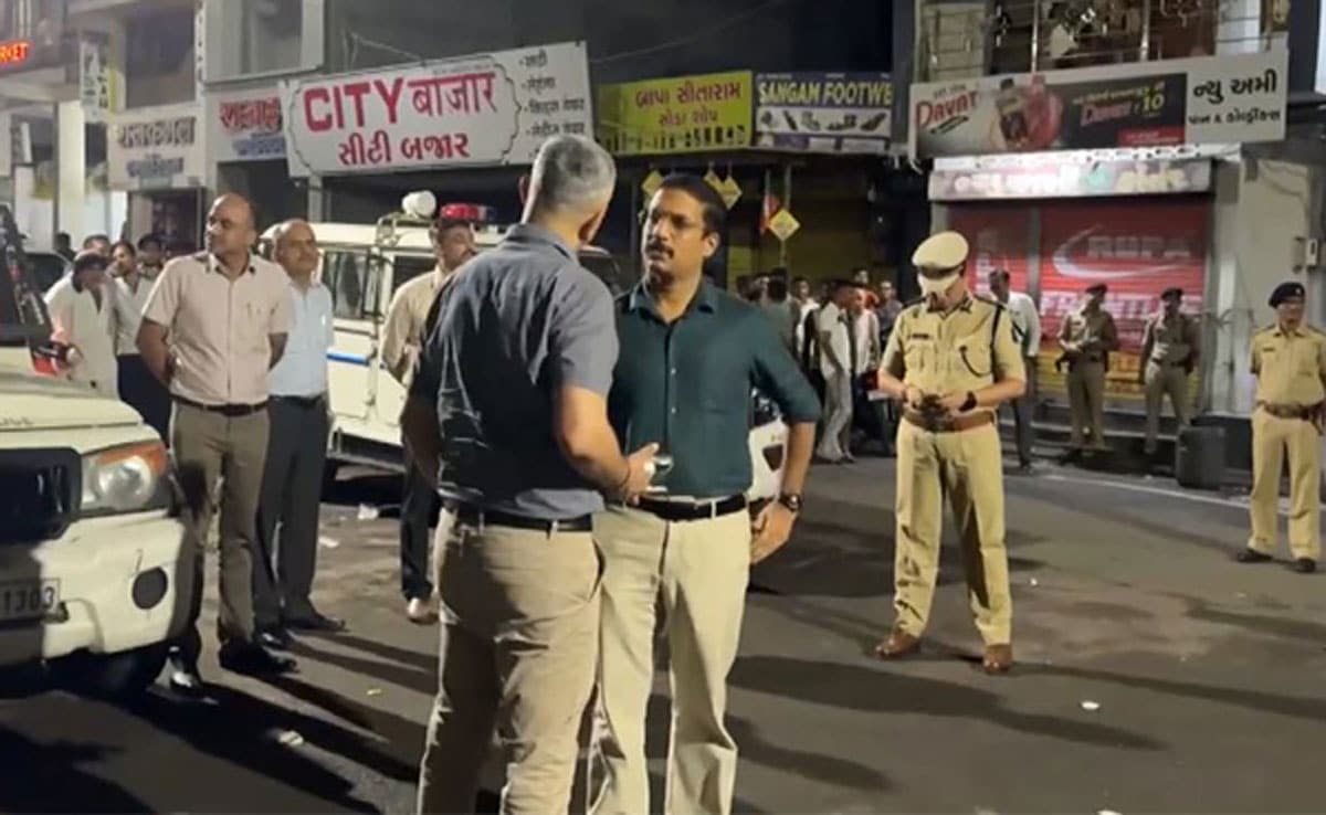 Murder during robbery at a jeweler's shop in Surat, one accused arrested