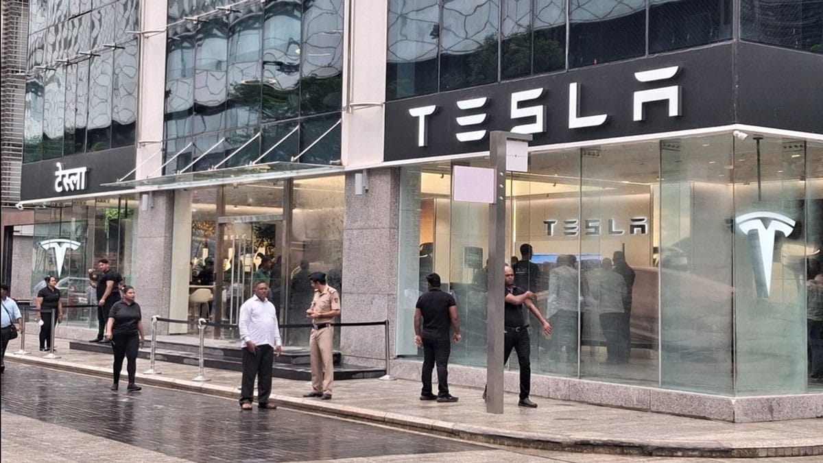Tesla took its first step in India, opened its first showroom in Mumbai BKC