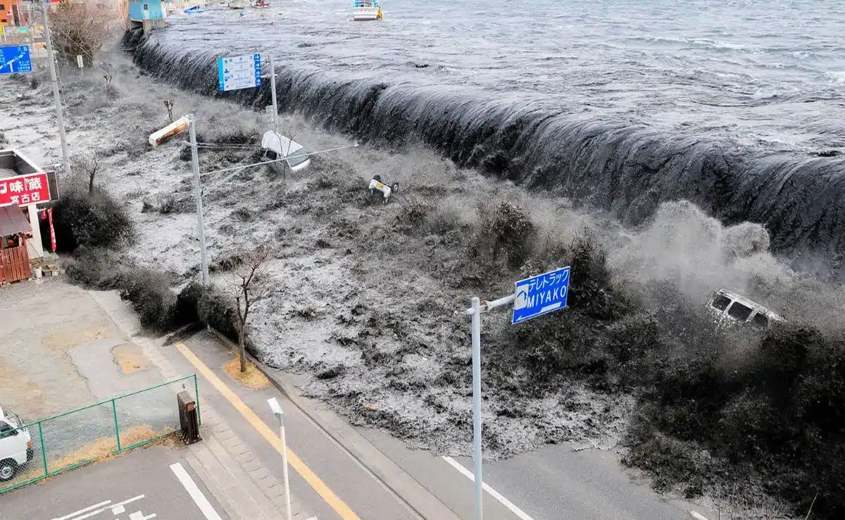 Tsunami in Russia, US and Japan on alert after 8.8 magnitude Earthquake in Kamchatka