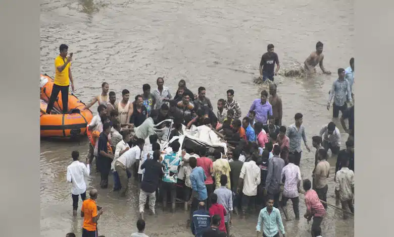 Vadodara Bridge Collapse: Rescue continues, 15 bodies recovered so far