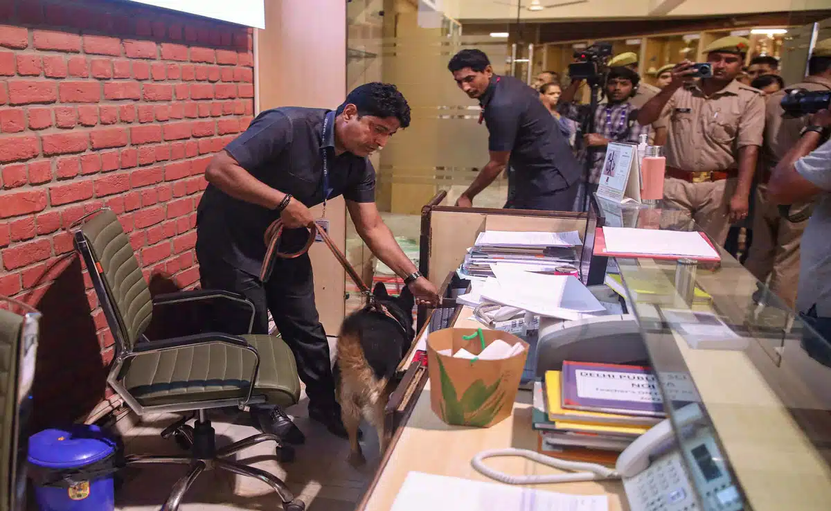 Bomb threat in three schools of Delhi, search operation continues in Dwarka and Chanakyapuri