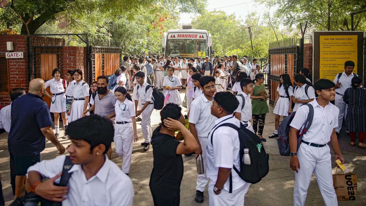 More than 20 schools in Delhi again received bomb threats, emergency teams deployed