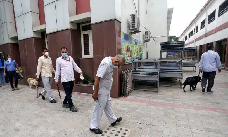 Bomb threat in three schools of Delhi, search operation continues in Dwarka and Chanakyapuri