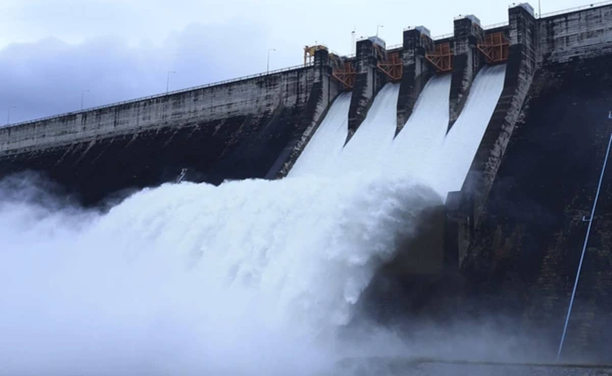 Due to heavy rains in Kerala, rivers are in spate, dams are opened, flood warning issued in many districts