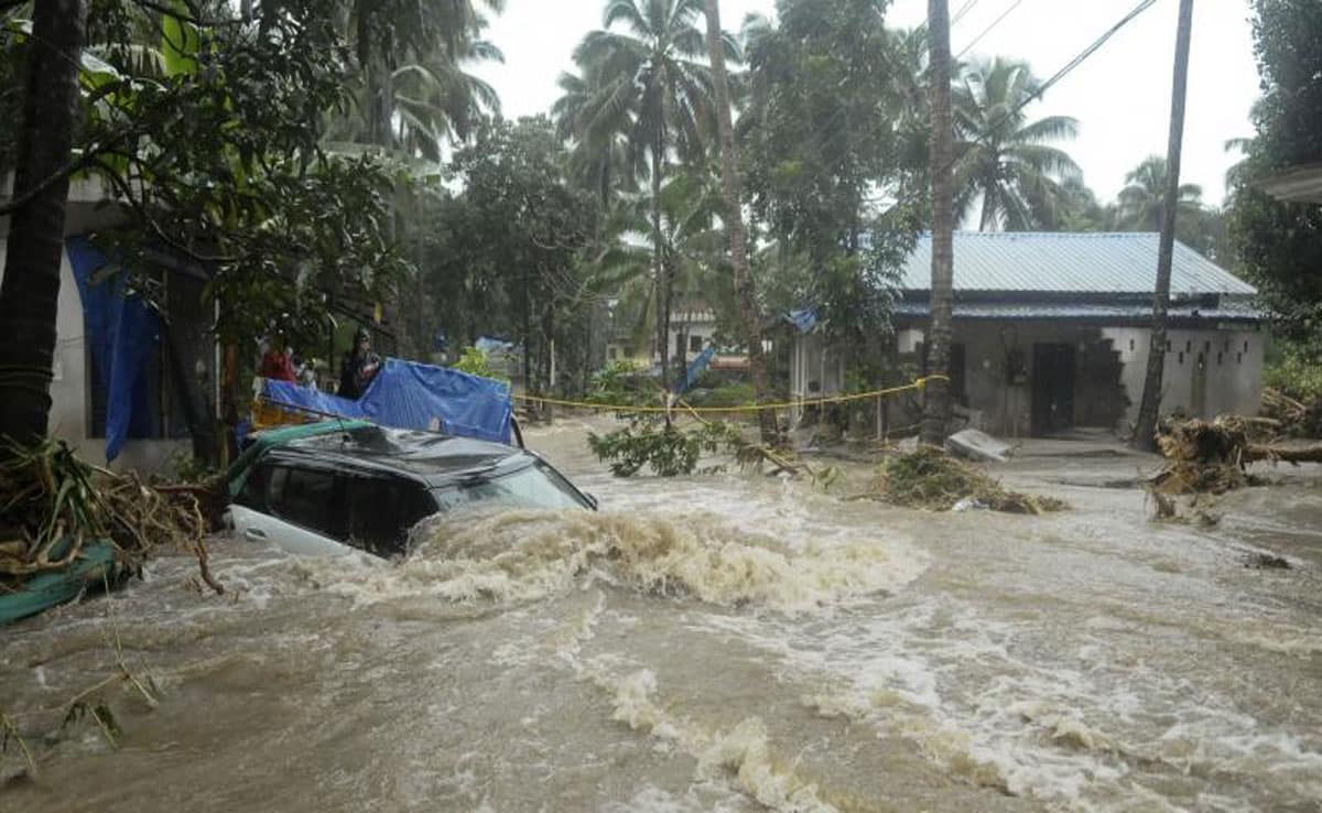 Due to heavy rains in Kerala, rivers are in spate, dams are opened, flood warning issued in many districts