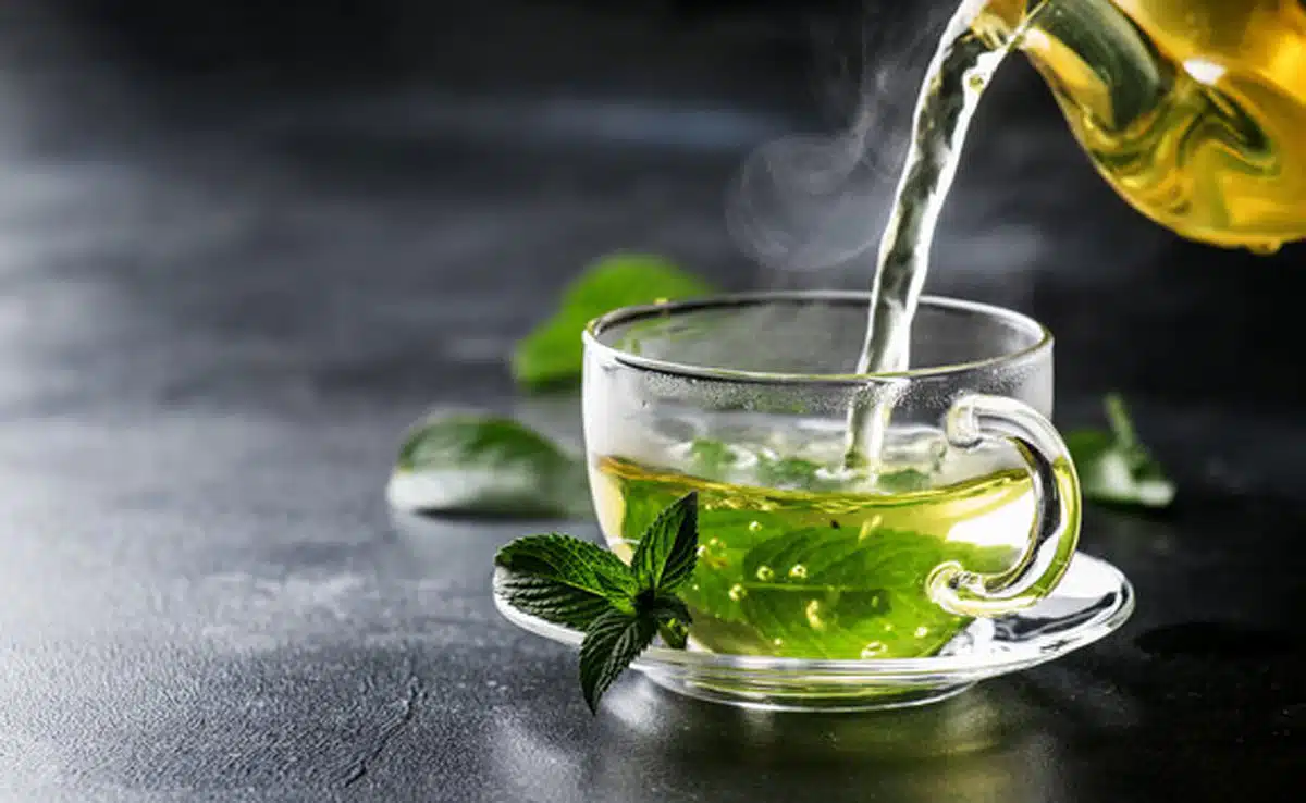 Do you drink Green Tea on an empty stomach in the morning? Know the right time to drink it
