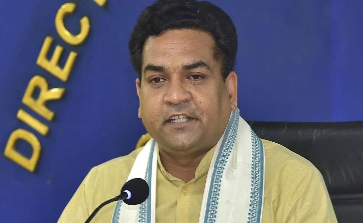 Kanwar Yatra 2025: Panic after glass was found on Kanwar route in Shahdara, FIR registered