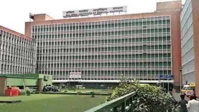 A massive fire broke out in the Mother and Child Block of Delhi AIIMS, 10 fire engines reached the spot