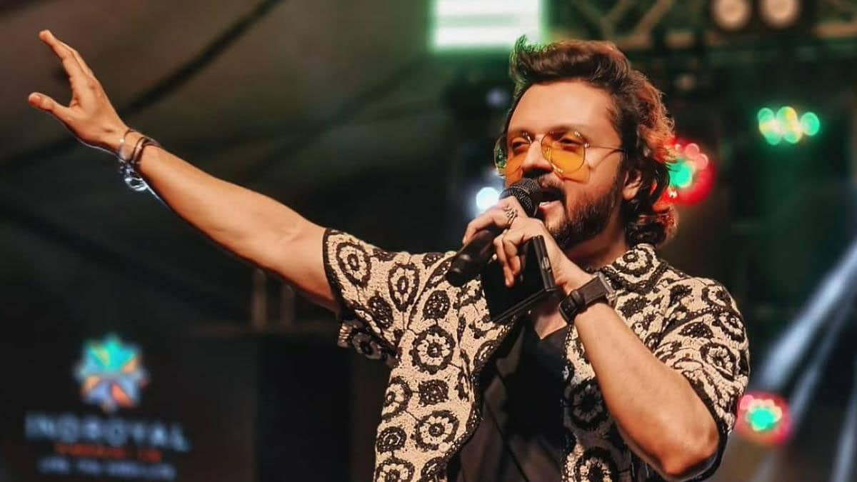 Actor Rajesh Keshav faints during Kochi live show, admitted on life support