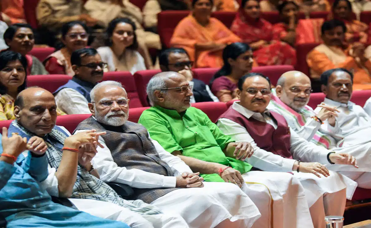 Amit Shah will introduce 3 bills to remove PM-CMs