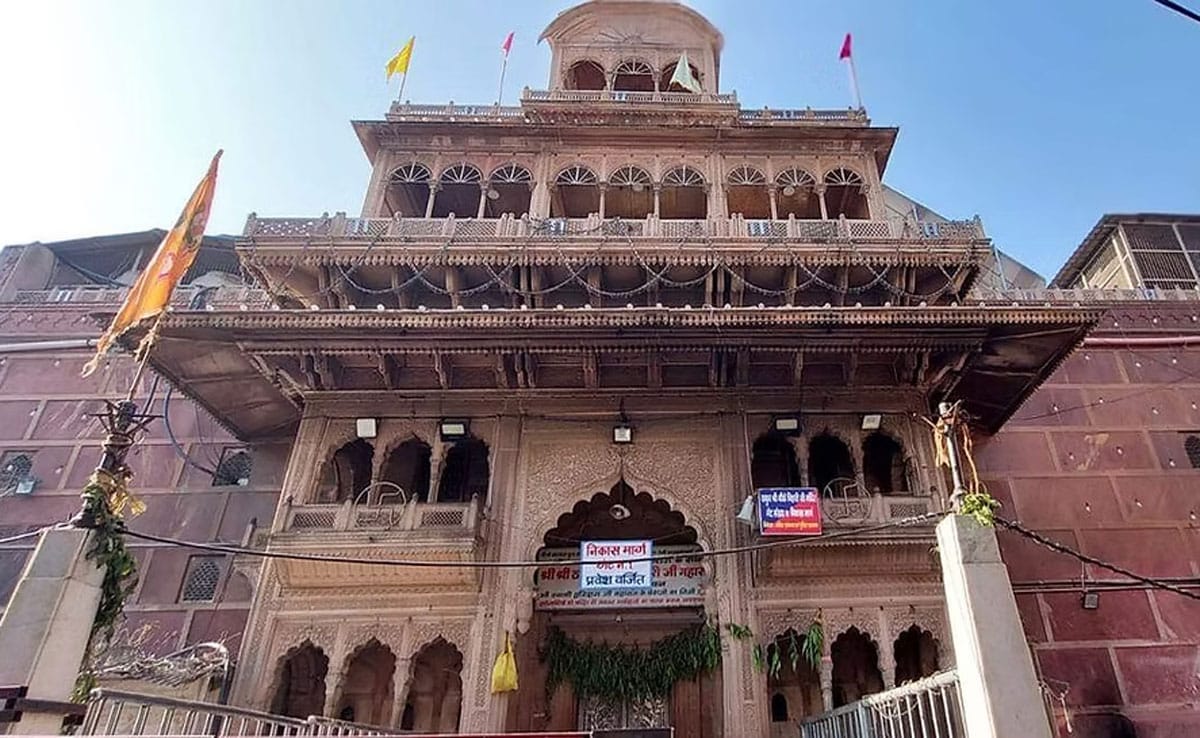 Janmashtami 2025: Divine tableaus and Raasleela will be held in these famous temples