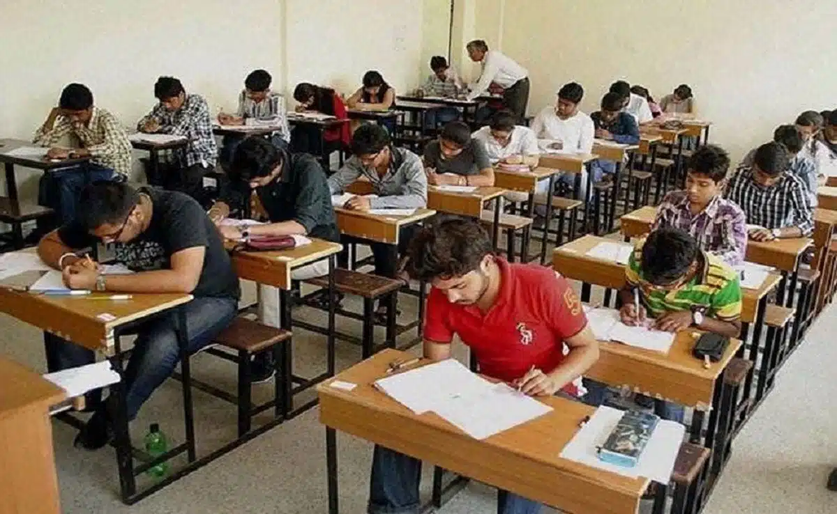 Relief to lakhs of students in Bihar, they will not have to pay fee for the main exam